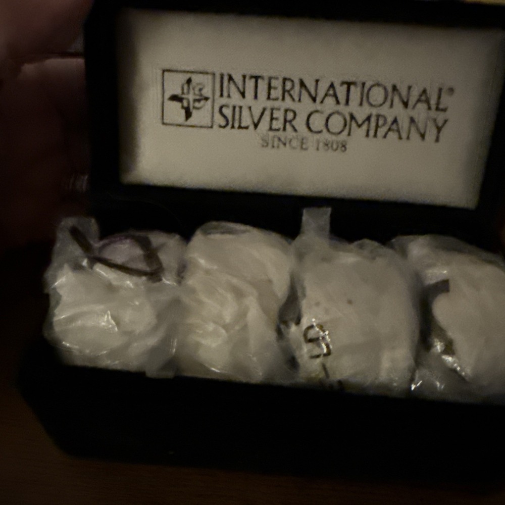 International Silver Company 4 Napkin Rings Since 1808 Made In China A Must Have